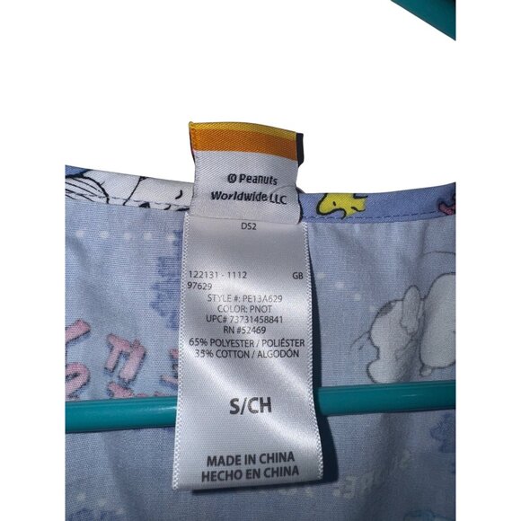 Peanuts Snoopy Scrub Top Cartoon Print S/C Blue 65% Polyester 35% Cotton - Picture 3 of 13